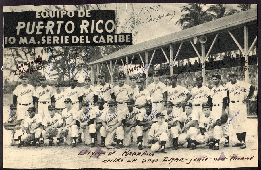 1958 Equipo de Puerto Rico Team Photo with Roberto Clemente & Other MLers