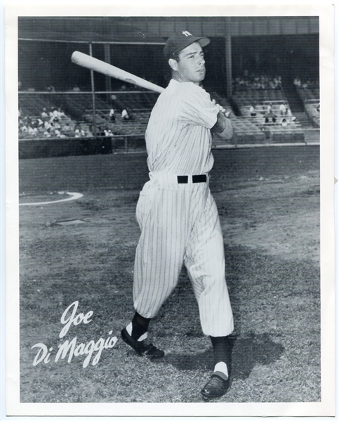 Joe DiMaggio Black and White "Wide Pen" 8" x 10" 