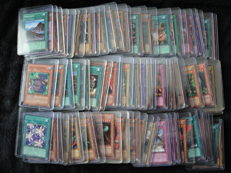 Yu-Gi-Oh Huge Collection of 800+ w/First Edition & Silver Letter